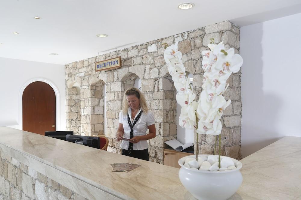 Kapetanios Aqua Resort Coral Bay Esterno foto